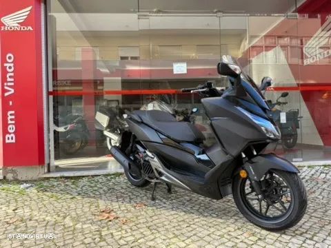 Usado Honda Forza 2017 - 2 990 EUR - Standvirtual.com