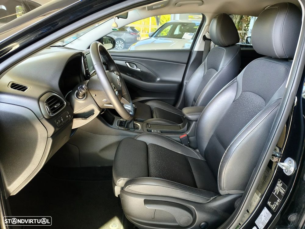 Hyundai i30 Fastback 1.0 T-GDI Style+Sens.Frt.+CI - 8