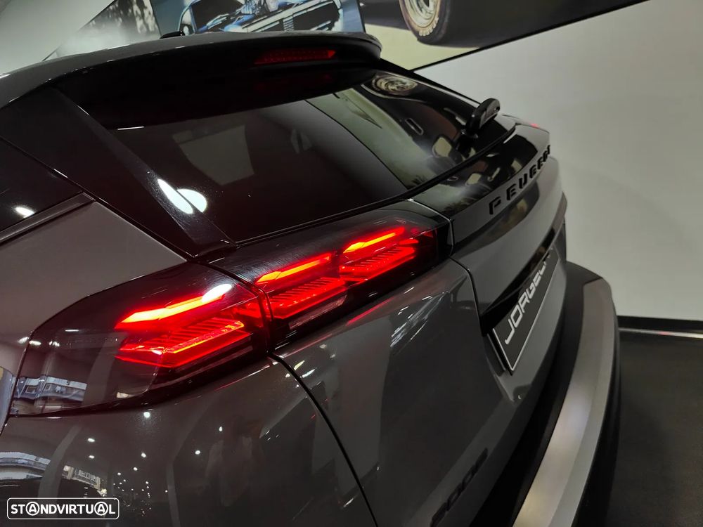 Peugeot 2008 1.2 PureTech Allure EAT8 - 35