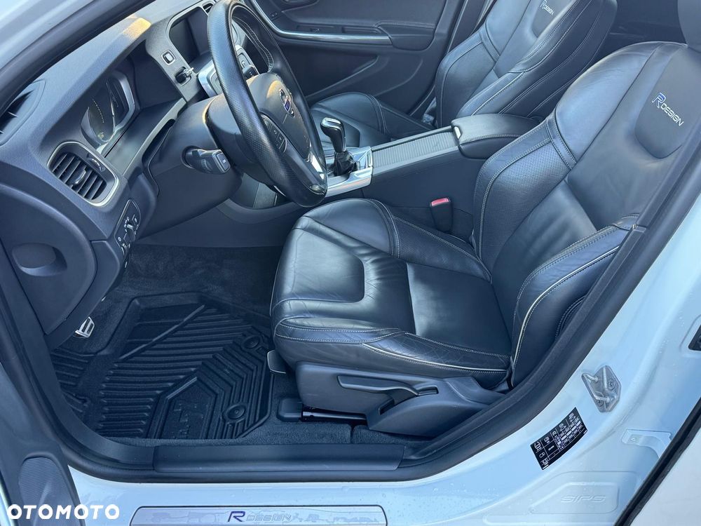 Volvo V60 D4 Drive-E R-Design Summum - 32