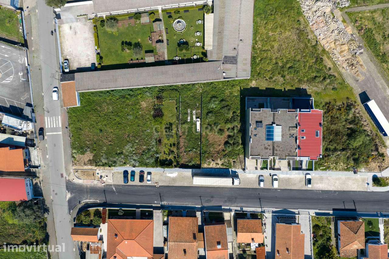 Terreno urbano | Construção habitação geminada em banda - Grande imagem: 2/12