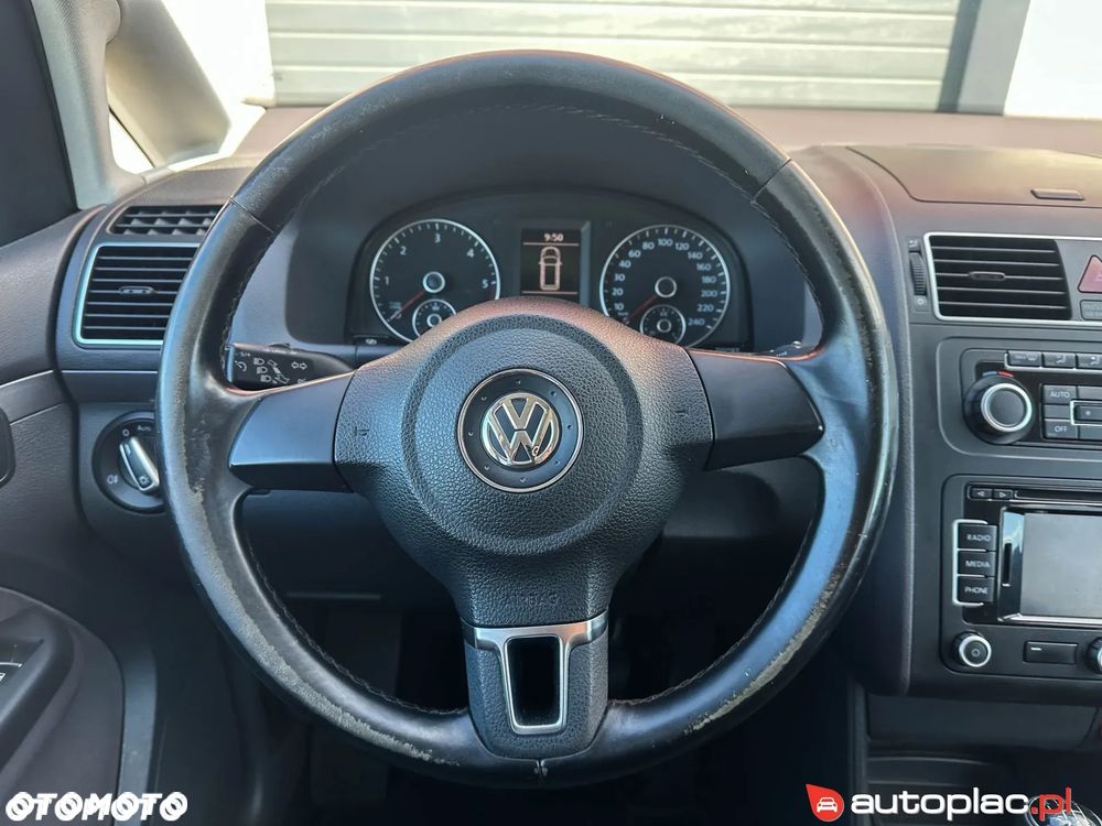 Volkswagen Touran - 38