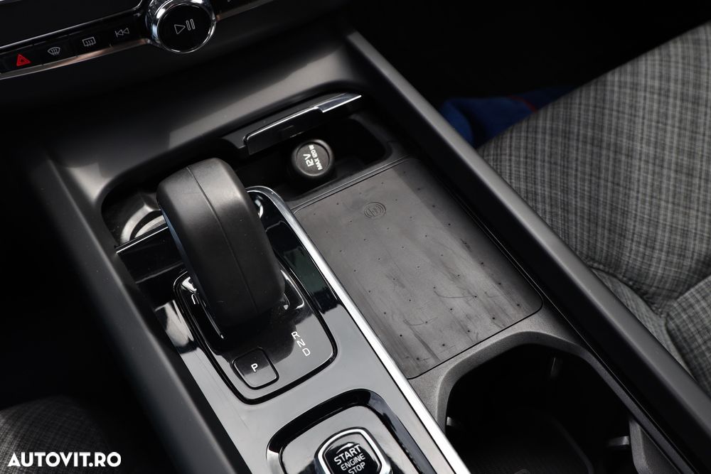 Volvo XC 60 B5 AT AWD MHEV Core - 26