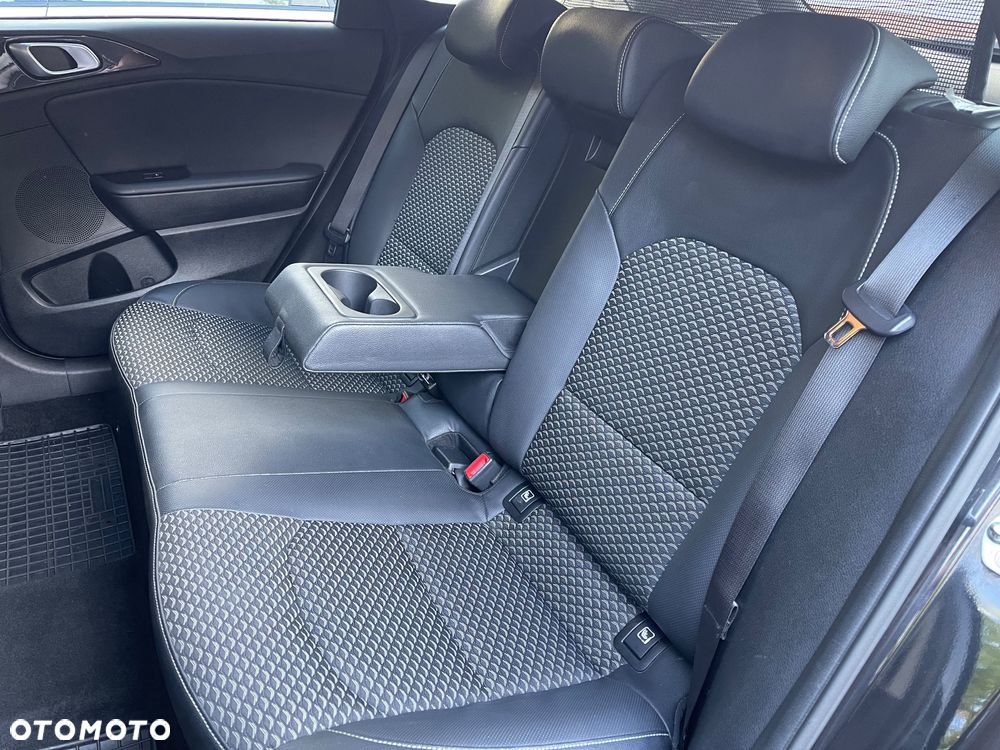 Kia Ceed 1.5 T-GDI L Business Line DCT - 14