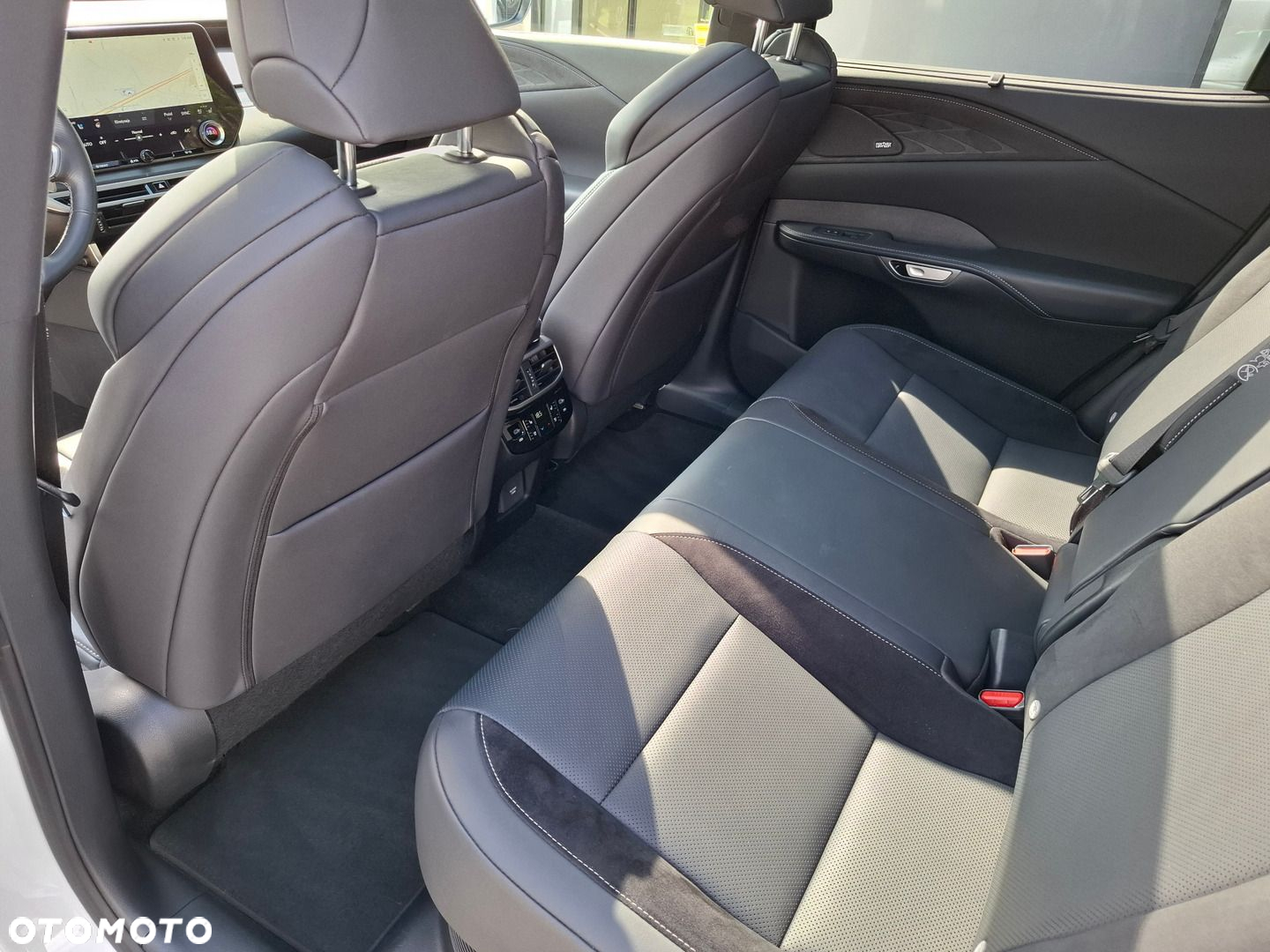 Lexus RX - 15