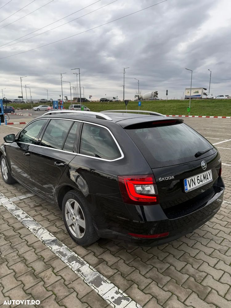 Skoda Octavia Combi Diesel 2.0 TDI DSG Style - 2