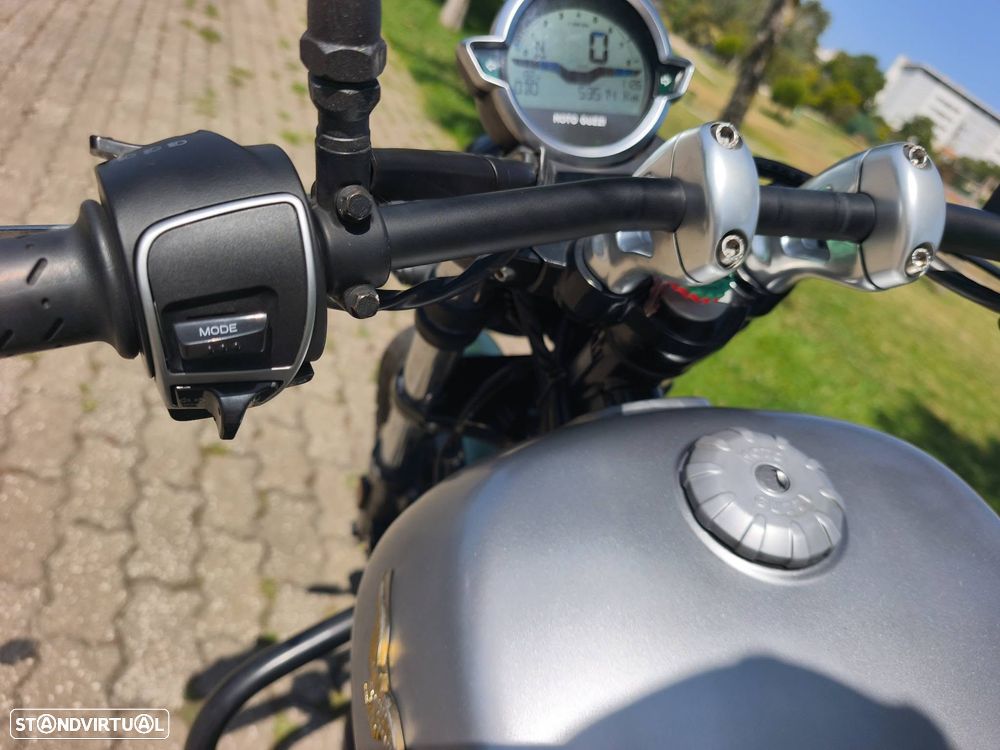 Moto Guzzi V9 Bobber - 2
