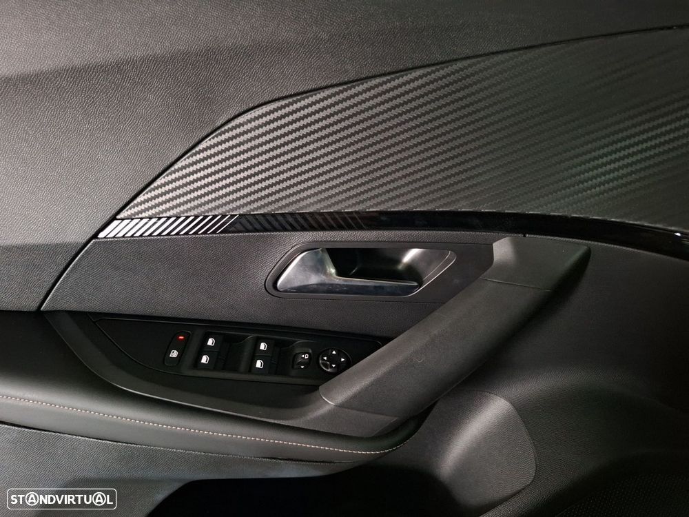 Peugeot 2008 1.2 PureTech Allure - 23