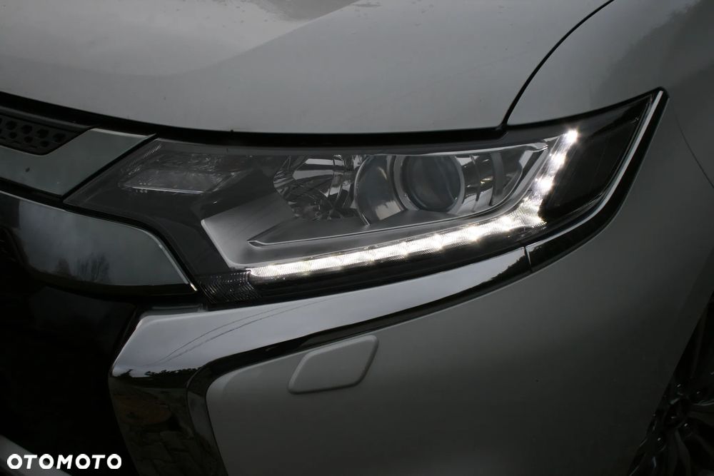 Mitsubishi Outlander Instyle + - 9