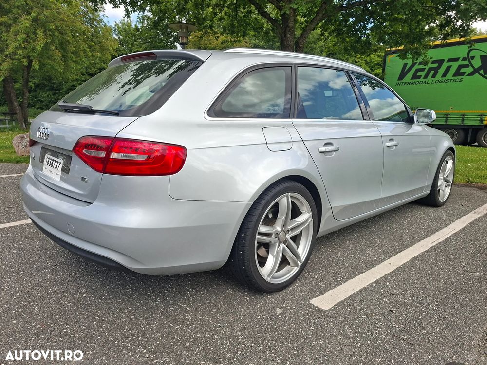 Audi A4 Avant 2.0 TDI DPF Ambiente - 12