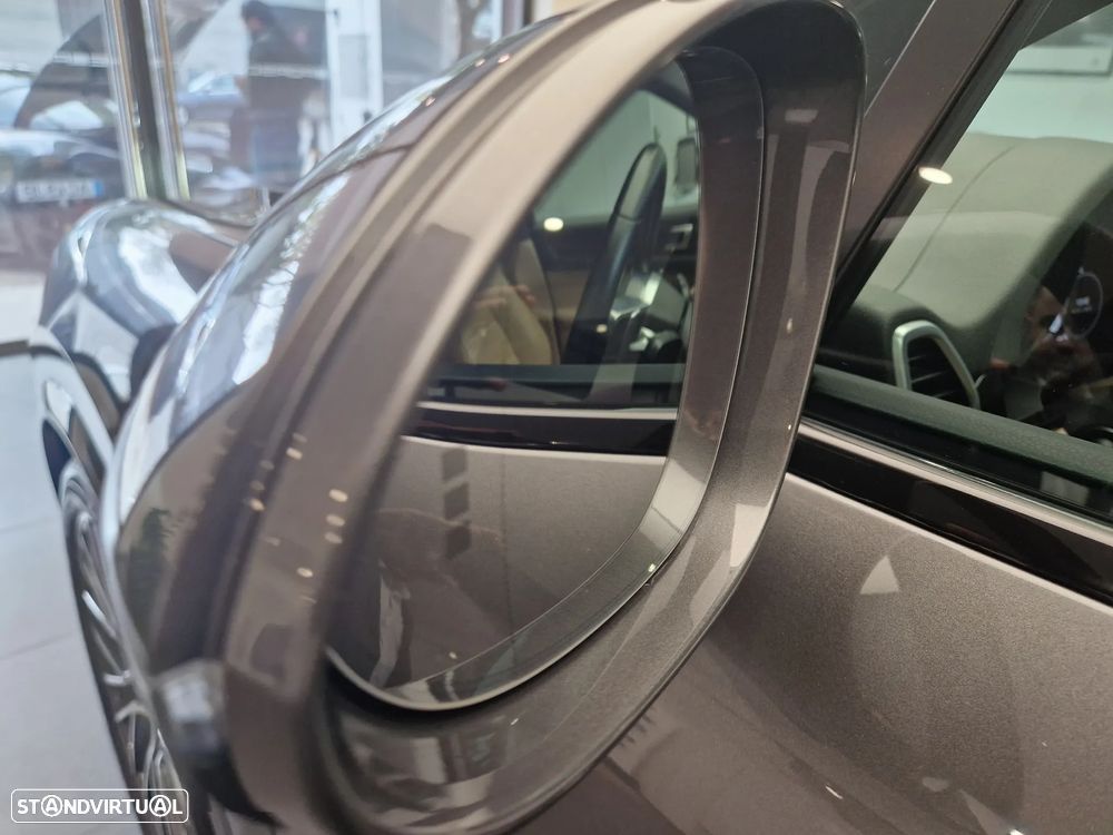 Porsche Cayenne E-Hybrid - 3