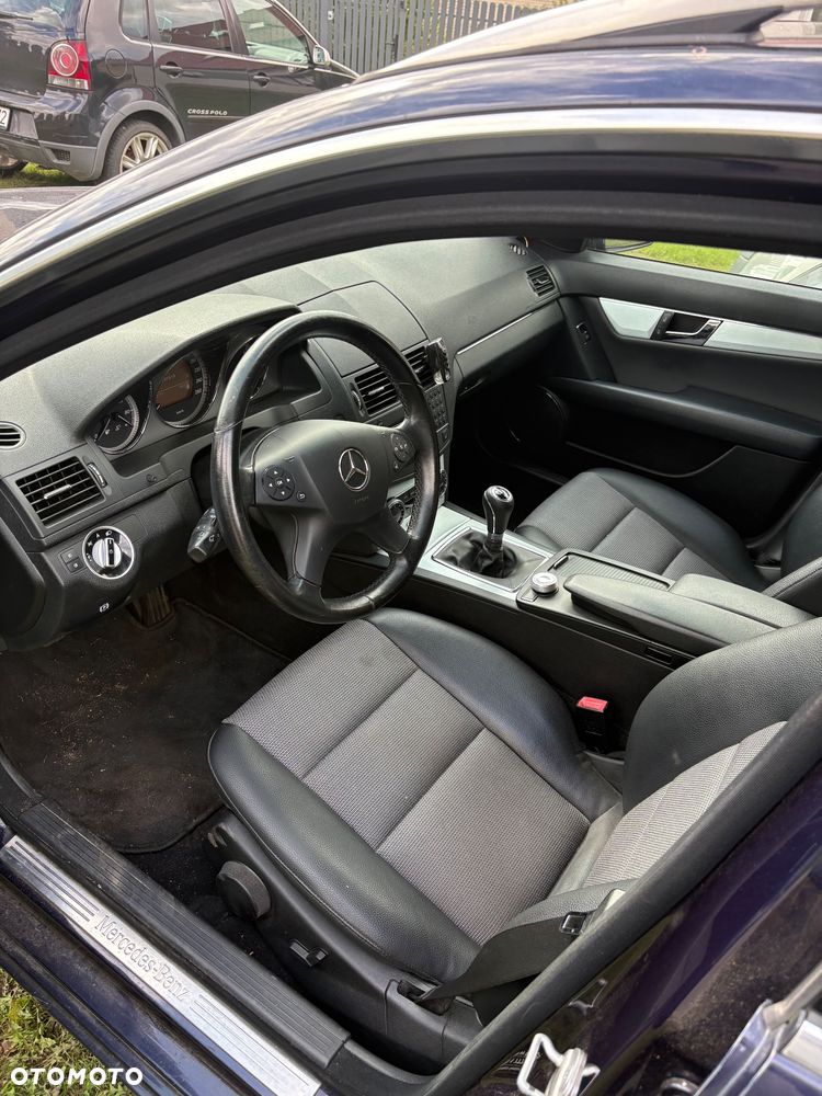 Mercedes-Benz Klasa C 220 CDI BlueEff Avantgarde - 5