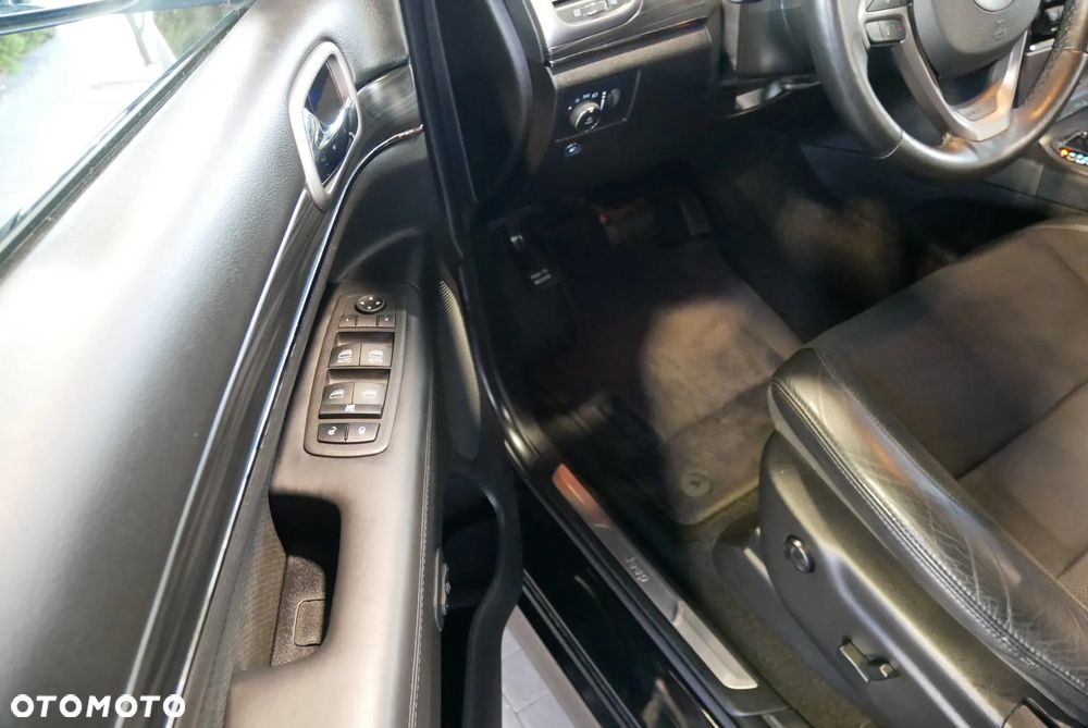 Jeep Grand Cherokee - 21