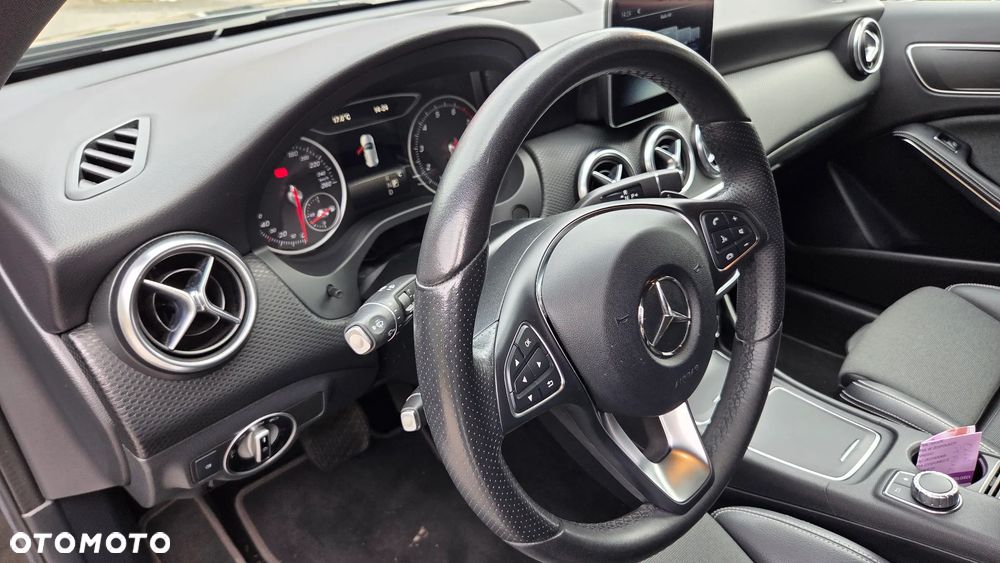 Mercedes-Benz Klasa A 160 7G-DCT AMG Line - 29