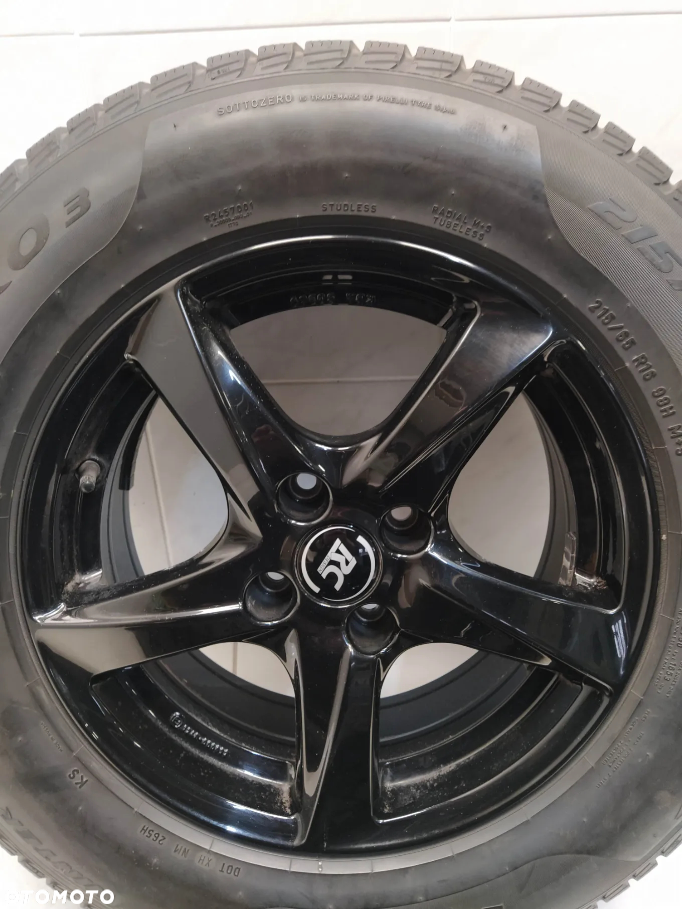OPEL CROSSLAND 6.5X16 ORYGINALNE FELGI ALUMINIOWE R16 ET20 OPONY PIRELLI 215/65 KOŁA - 12