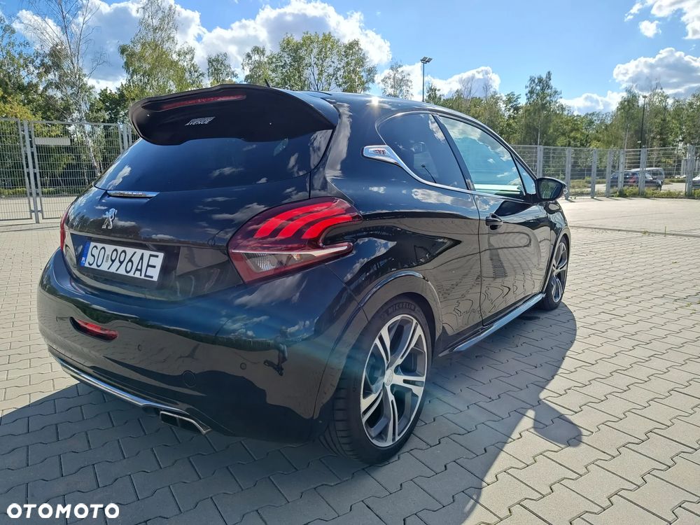 Peugeot 208 - 14