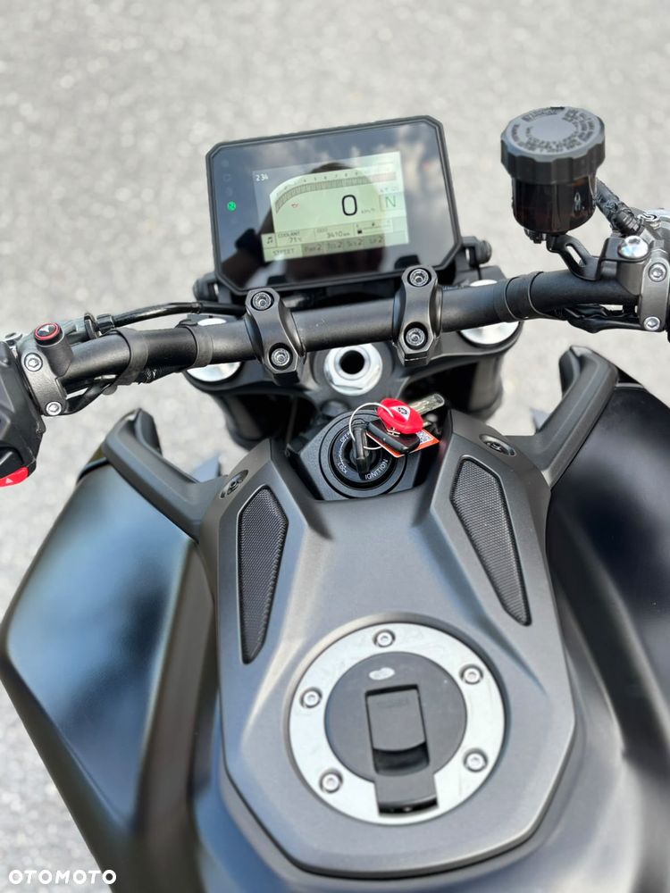 Yamaha MT - 8