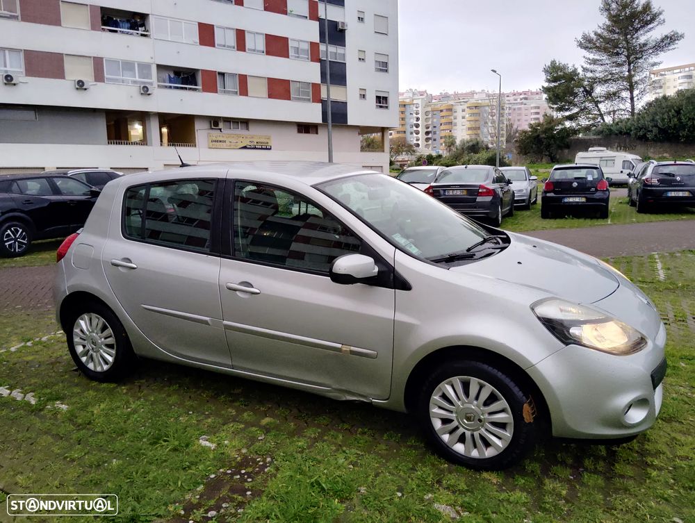 Renault Clio 1.5 dCi Dynamique S - 3