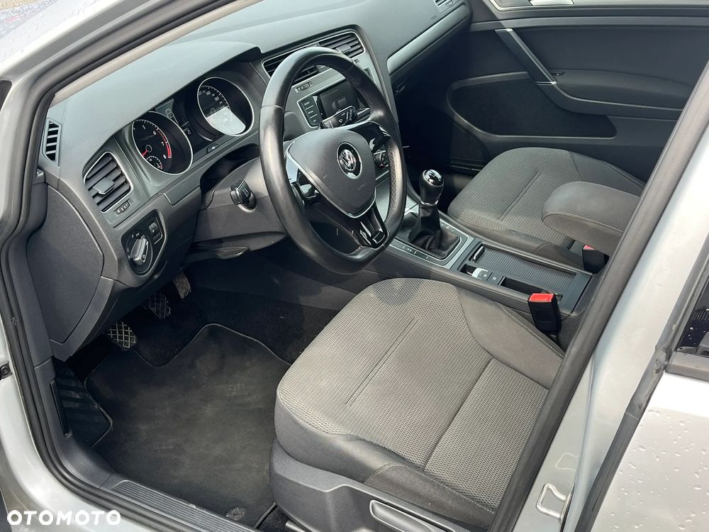 Volkswagen Golf - 14