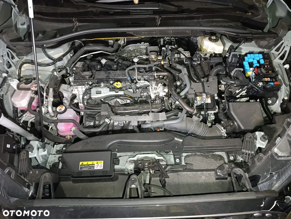Toyota Corolla Cross 2.0 Hybrid Executive AWD - 16