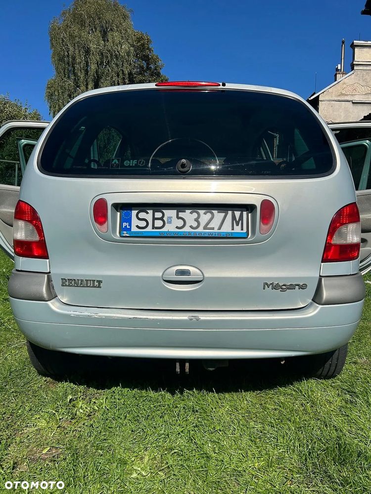 Renault Scenic 1.6 16V Luxe Dynamique - 11