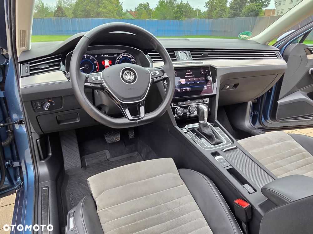 Volkswagen Passat 1.8 TSI (BlueMotion Technology) DSG Highline - 28