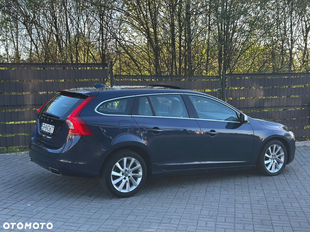 Volvo V60 D4 Momentum - 5