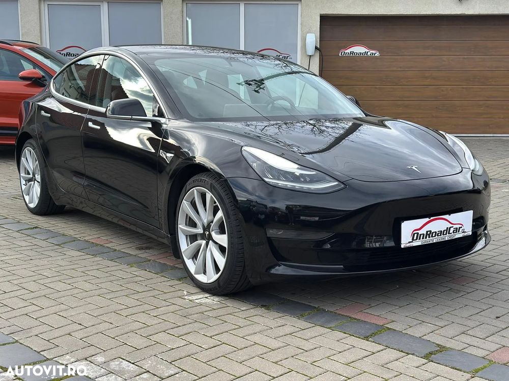 Tesla Model 3 - 2