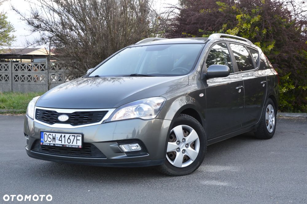 Kia Ceed 1.4 CVVT Dream-Team Edition - 23