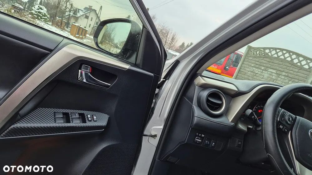 Toyota RAV4 2.0 D-4D Premium - 8