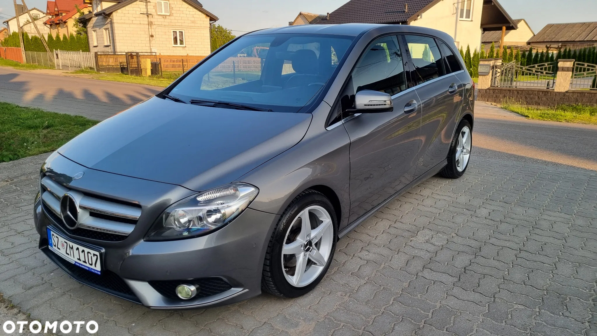 Mercedes-Benz Klasa B 200 AMG Line - 3