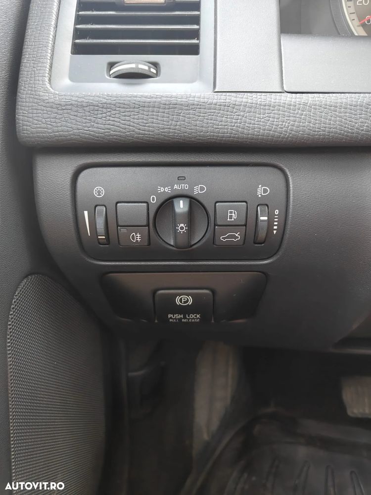 Volvo XC 60 D4 Geartronic Summum - 14