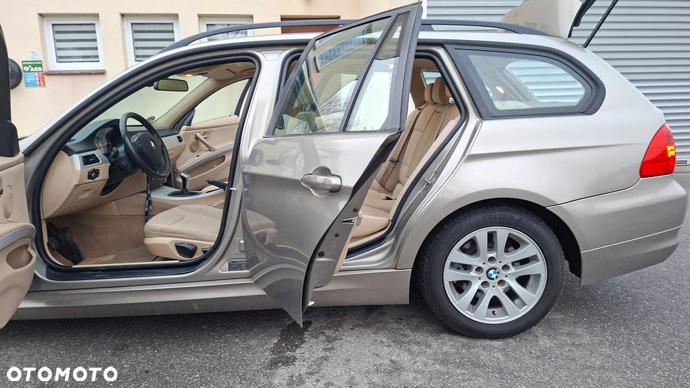 BMW Seria 3 318i Edition Exclusive - 13