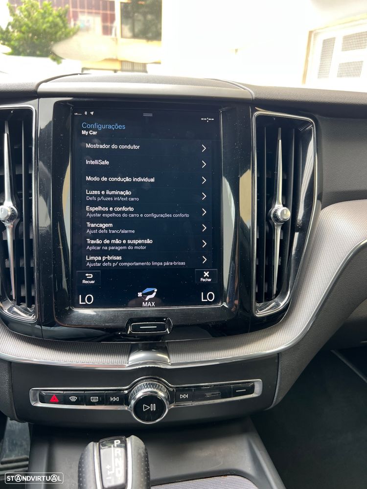 Volvo XC 60 2.0 D4 R-Design AWD Geartronic - 50