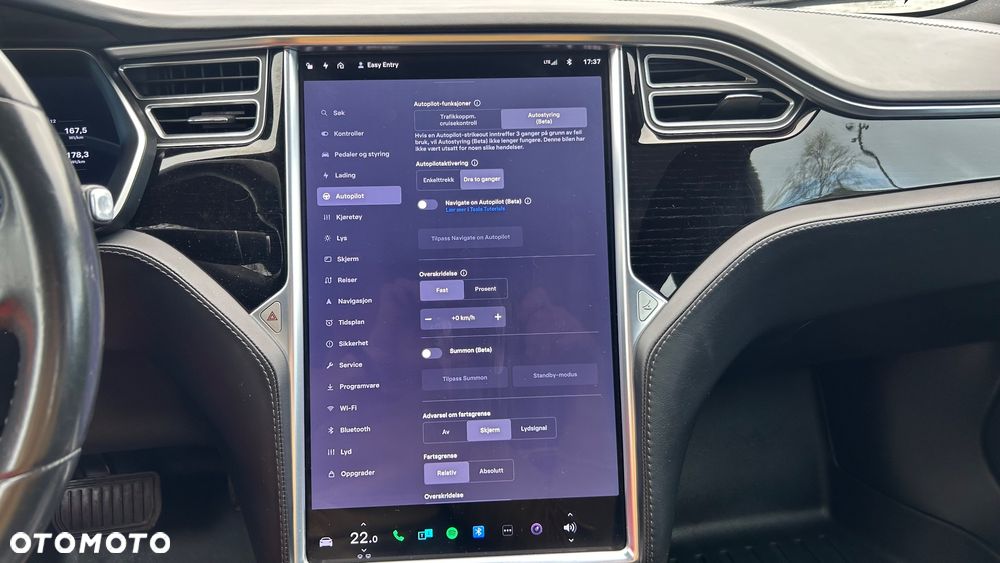 Tesla Model S - 8