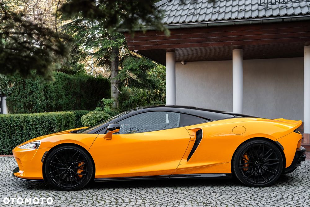 McLaren GT - 12