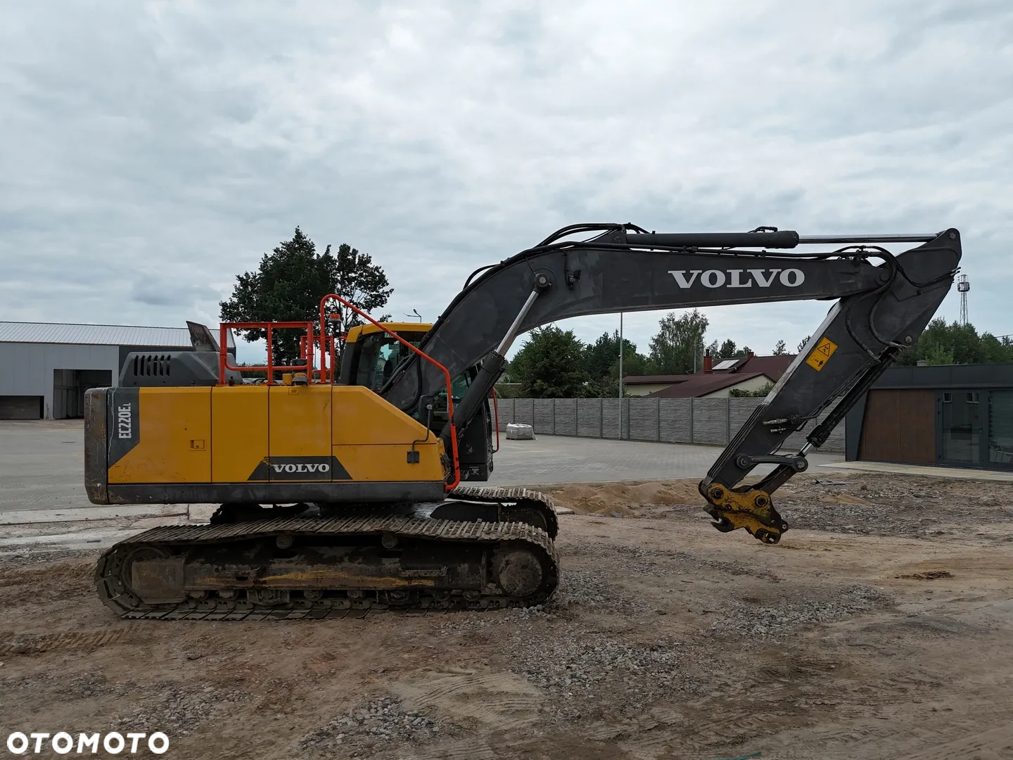 Volvo EC 220 EL - 12