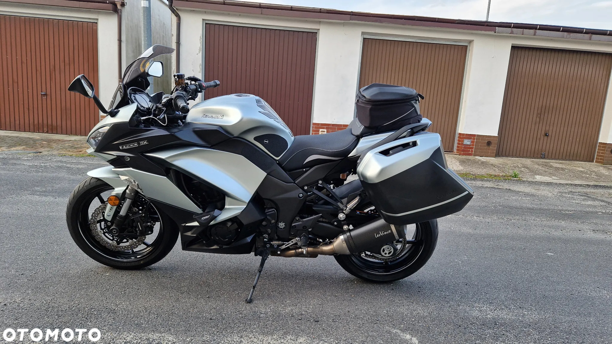 Kawasaki Ninja 1000 SX - 2