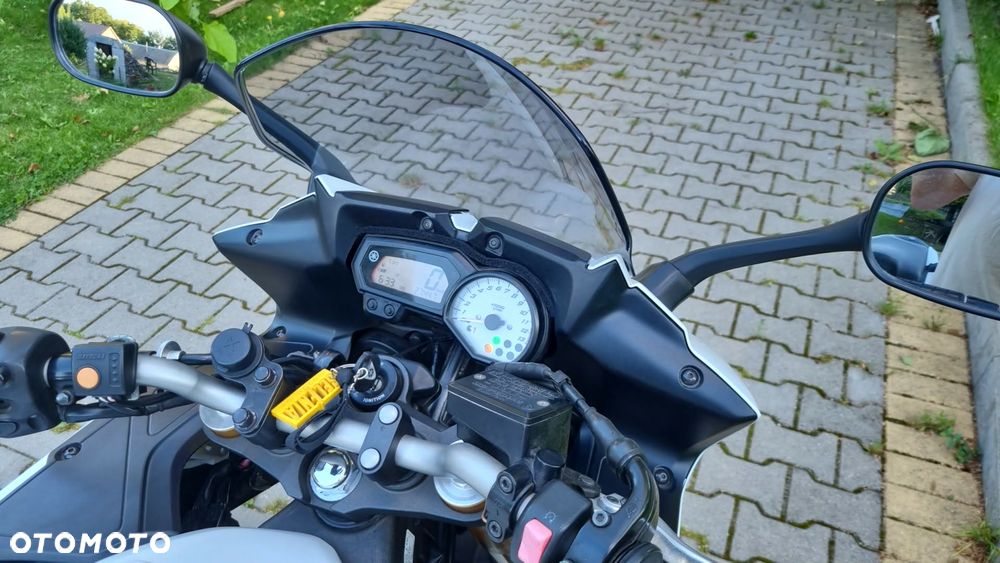 Yamaha FZ8 - 6