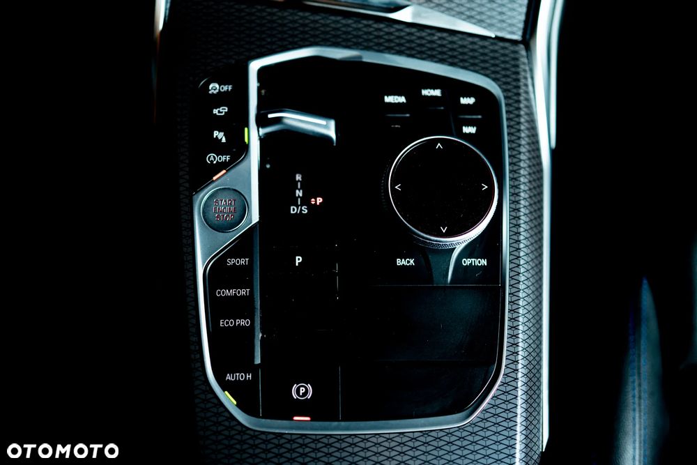 BMW Seria 3 330i xDrive M Sport - 14