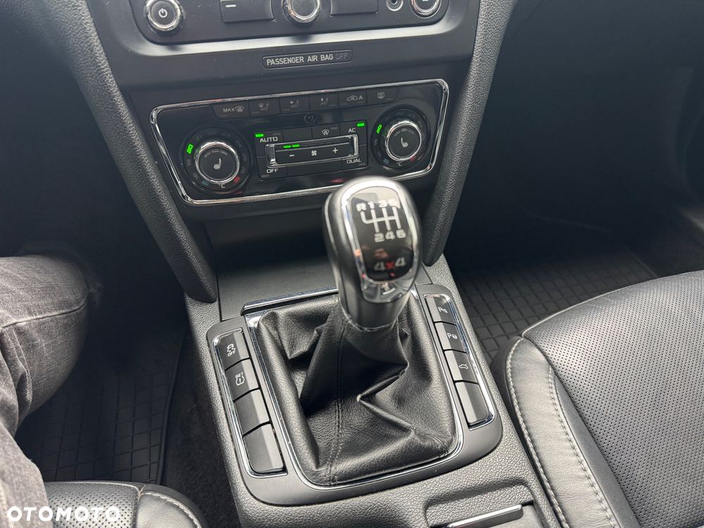 Skoda Superb Combi 2.0 TDI 4x4 Elegance - 14