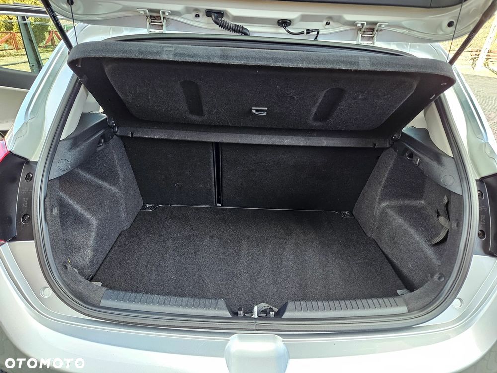 Kia Ceed 1.6 GDI L Business Line - 26