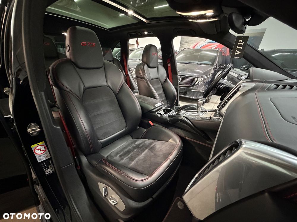 Porsche Cayenne - 23