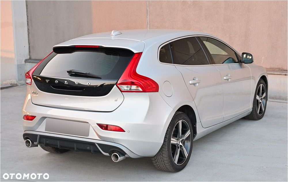 Volvo V40 D3 Geartronic RDesign - 16