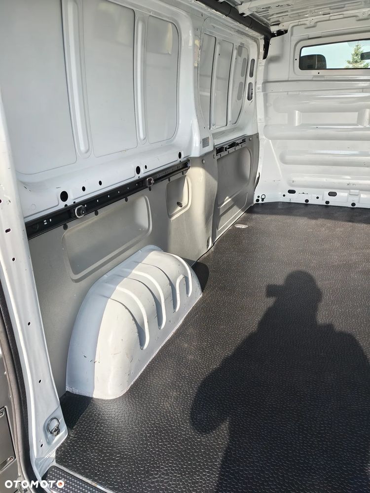 Opel VIVARO L2H1 2.0 CDTI 115KM - 37