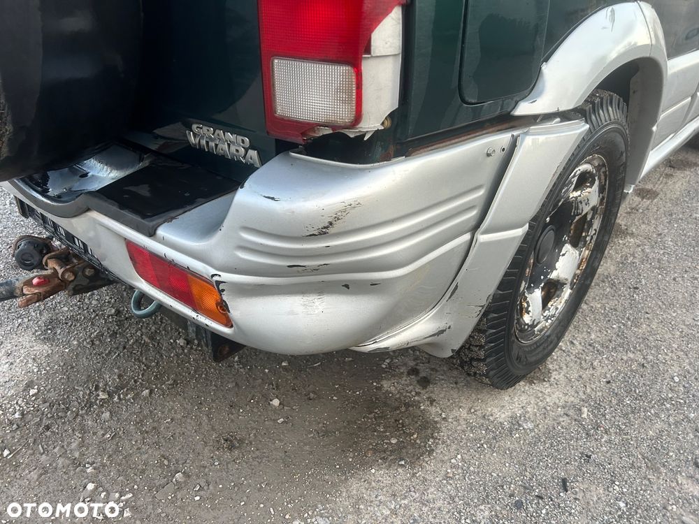 Suzuki Grand Vitara 2.5 V6 - 8