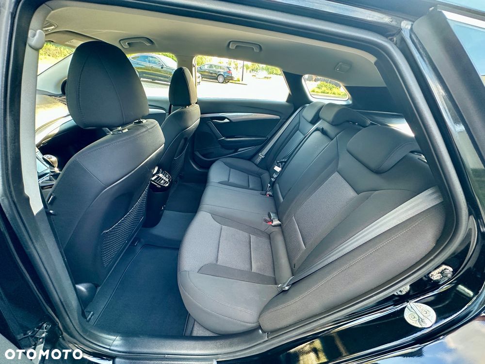 Hyundai i40 Kombi blue 1.6 Classic - 23