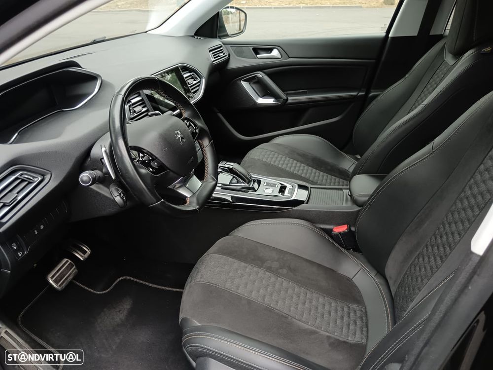 Peugeot 308 1.2 PureTech S&S Road Trip EAT8 - 19