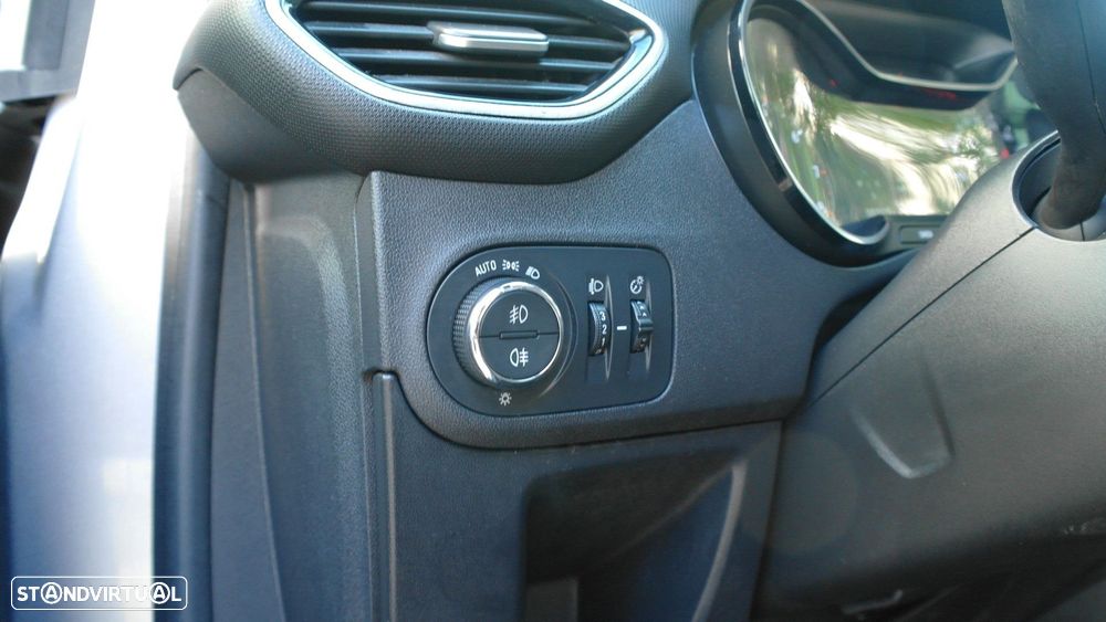 Opel Crossland X 1.2 T Innovation - 27