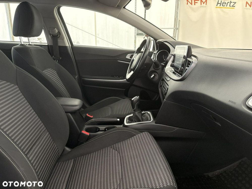 Kia Ceed - 22